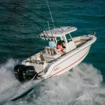 Boston Whaler 250 Outrage Running