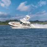 Boston Whaler 380 Outrage Running