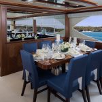 Ocean Alexander 85 Motoryacht Dining